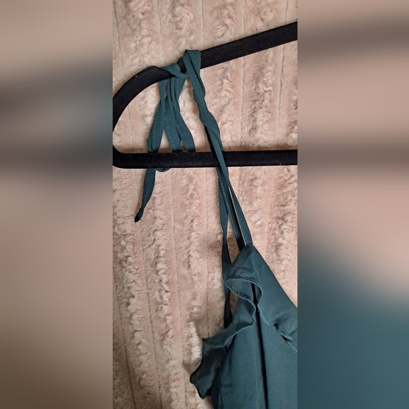 lulu's pleated midi dress v-neckline size S color emerald green - Picture 12 of 16